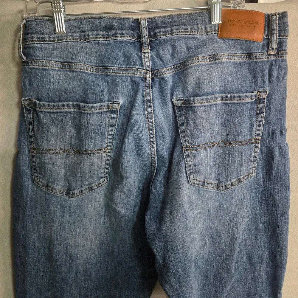 Lucky Brand 410 Athletic Straight Mens Blue Denim Jeans 34x32 Medium Wash